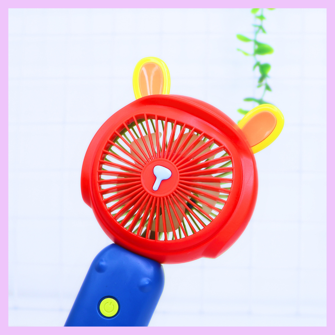 Three speed mini fan detail