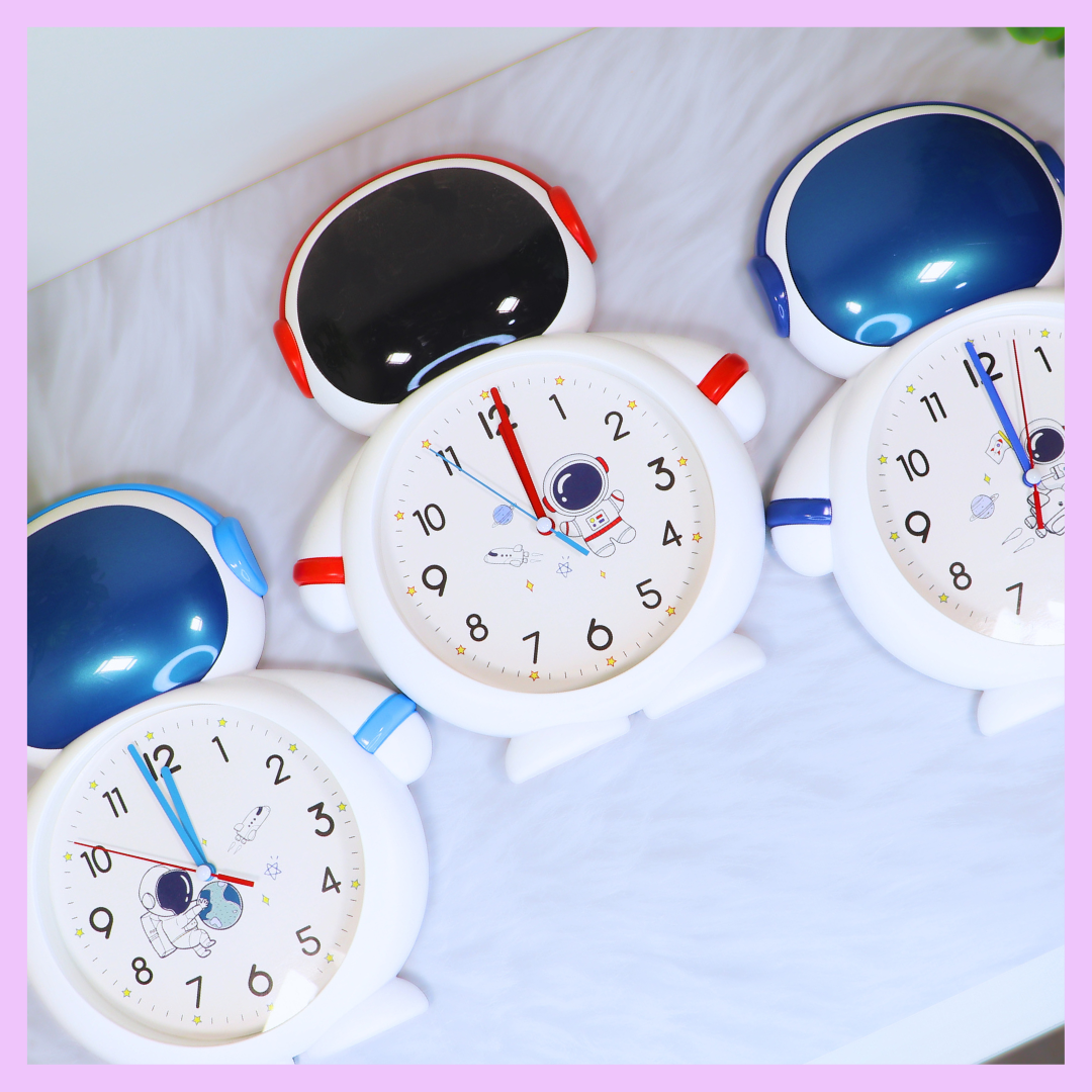 Astronaut wall clock design