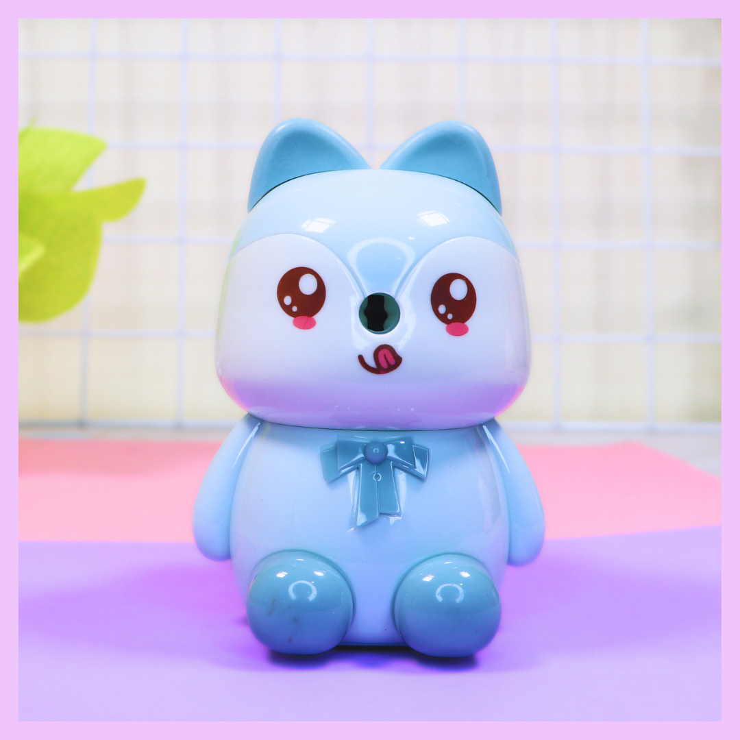 Blue cat pencil sharpener for stationery