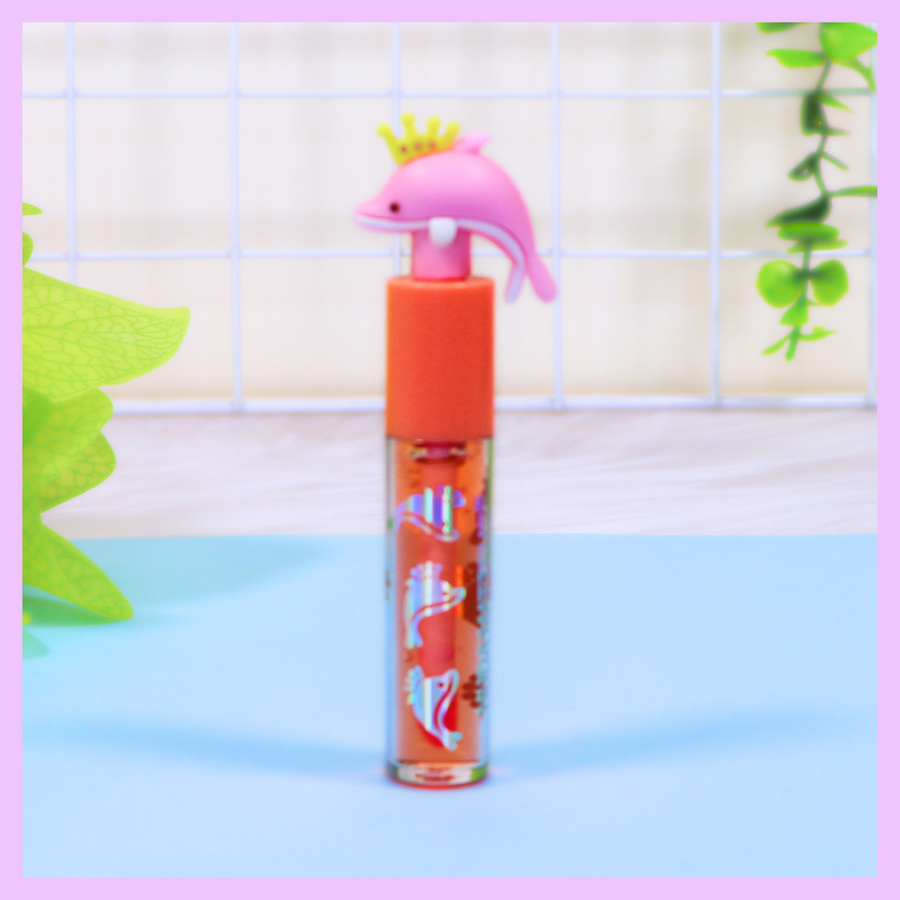 Dolphin-shaped lip gloss