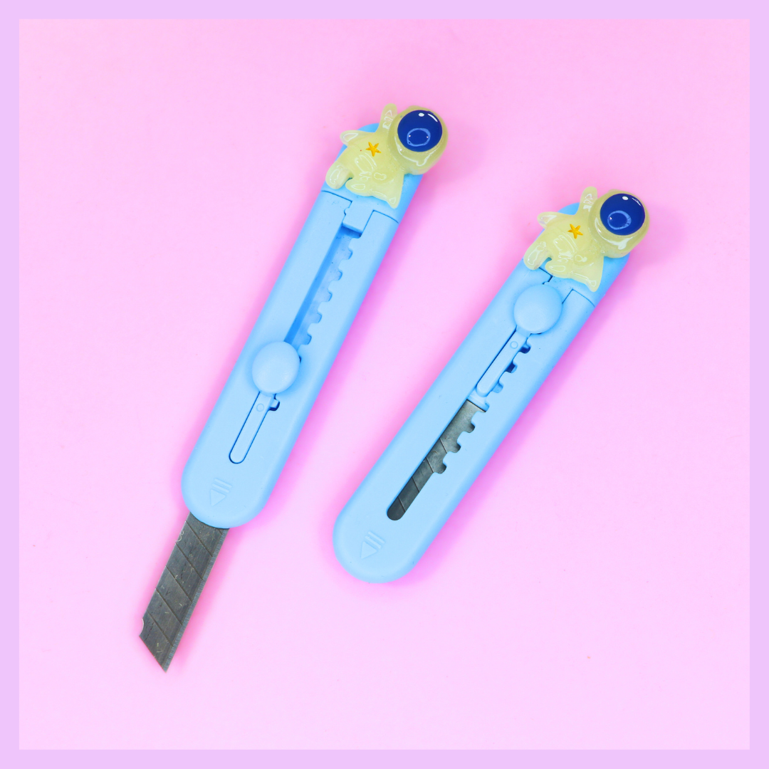 Space paper cutter - astronaut design