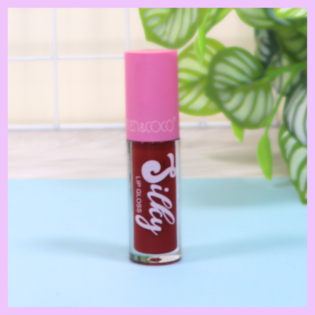 Silky lip gloss for everyday makeup