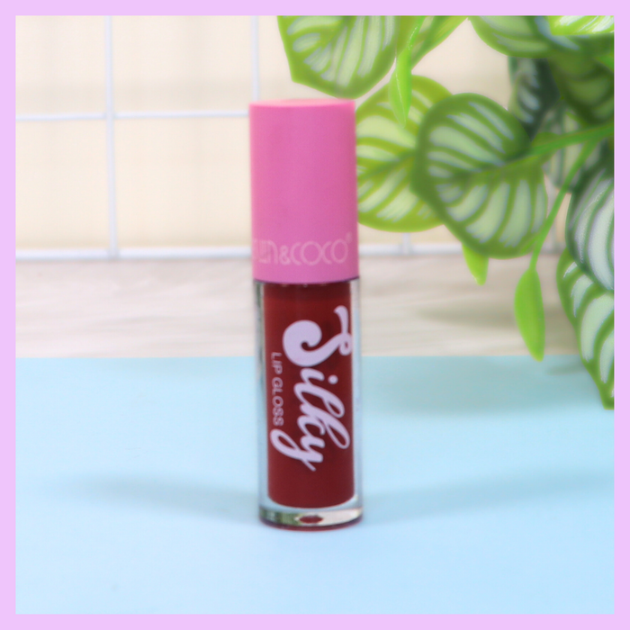 Silky lip gloss for everyday makeup