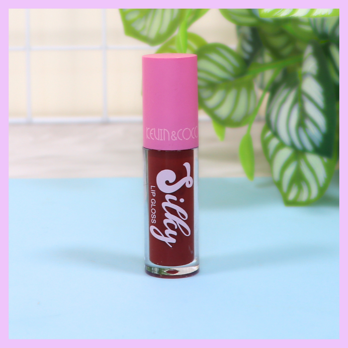 Kevin and Coco glossy lip makeup