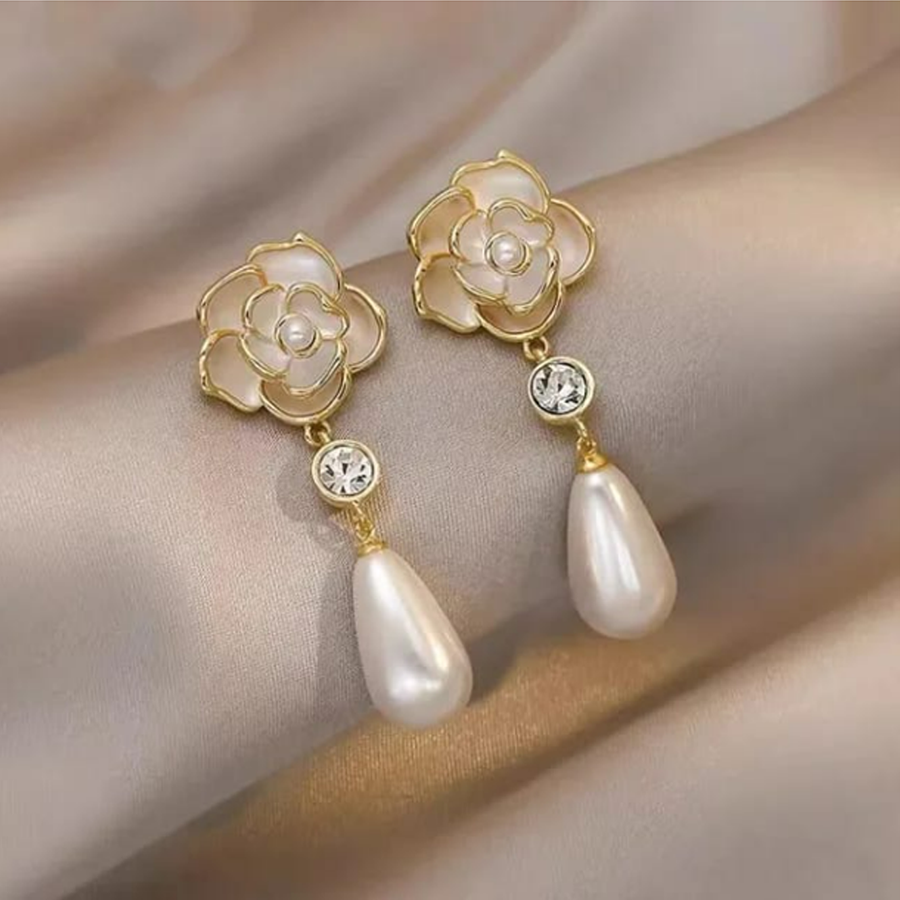 Flower pearl drop earrings