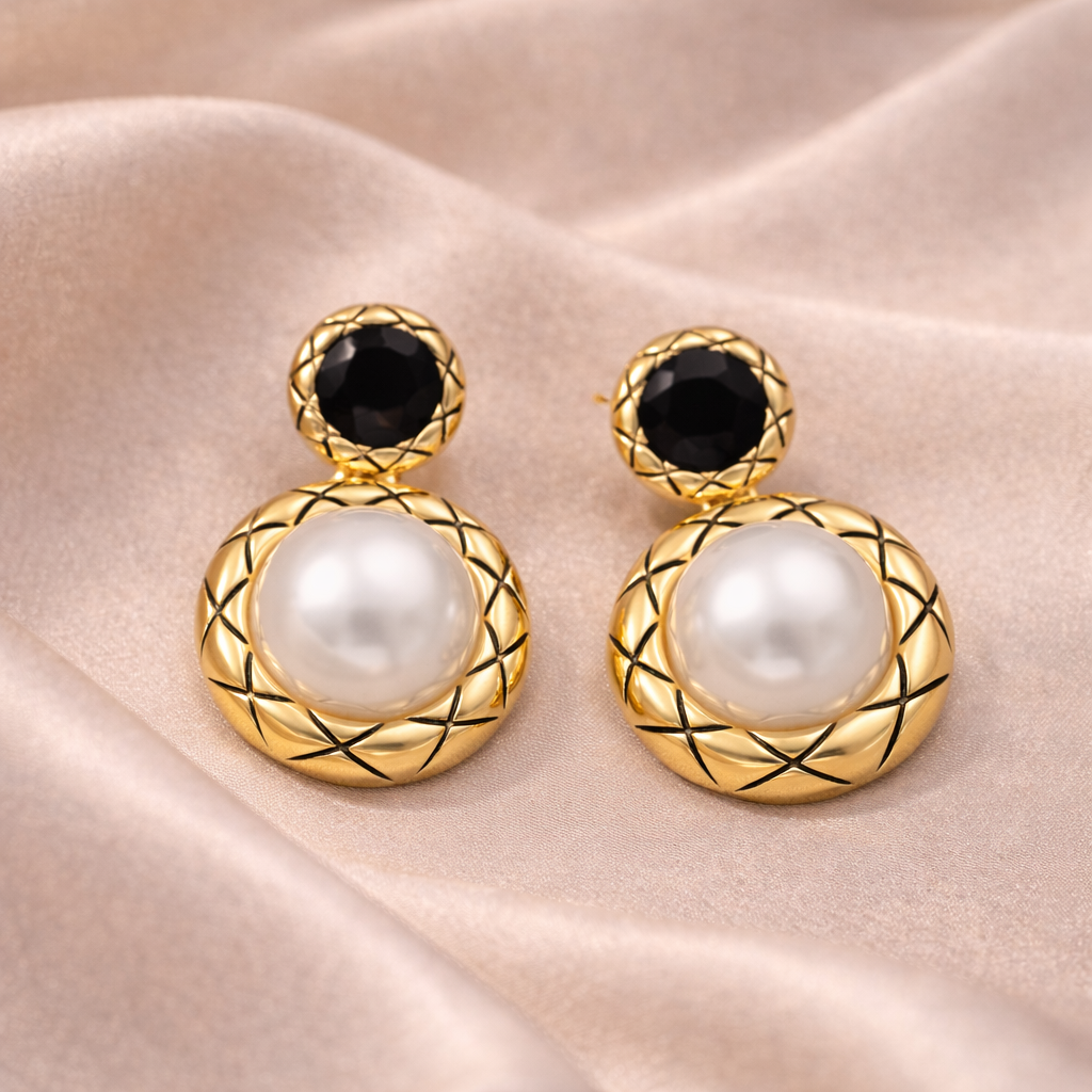 Black and Pearl Earings